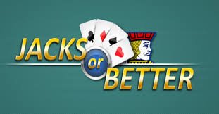 မြန်မာဖောက်သည် မိုဘိုင်းဖုန်းဖြင့် Slots ကစားနေသော မြင်ကွင်း